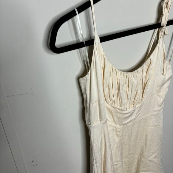 Urban Outfitters Cream Color Strappy Sleeveless Romper Women's Size Medium - Picture 7 of 7